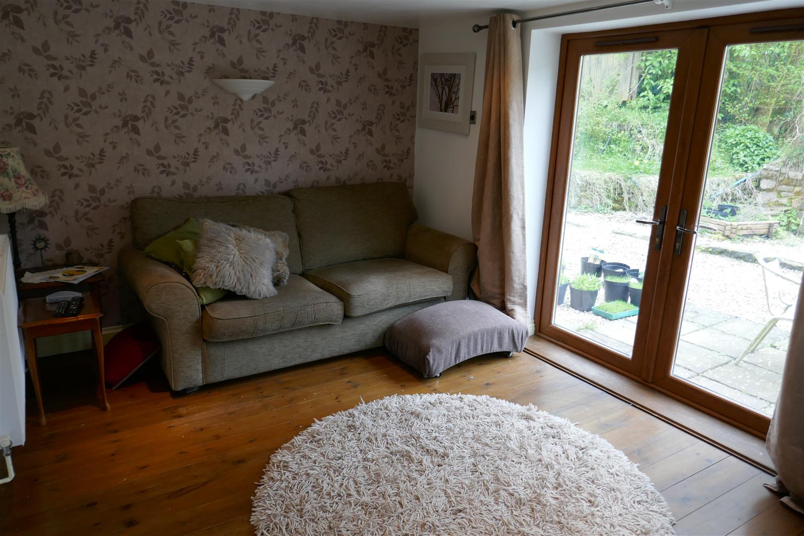 SITTING ROOM/BEDROOM